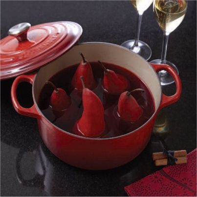 Poires au gingembre enivrées de vin rouge