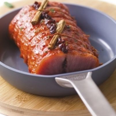 Rôti de Porc farci aux abricots secs, airelles et à l'ail rôti et sa sauce au Porto