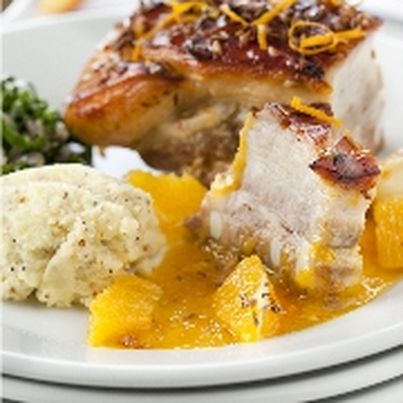 Poitrine de porc grillée au fenouil et à l'orange