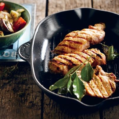 Viande de porc rôtie avec sa ratatouille méditerranéenne