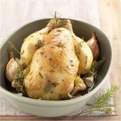 Poulet fermier des Landes rôti aux brindilles d'herbes sèches