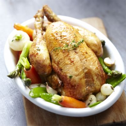 Poulet rôti, fraîcheur de légumes nouveaux