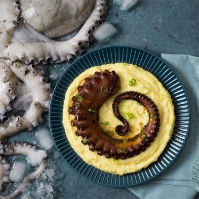 Poulpe caramélisé et polenta crémeuse