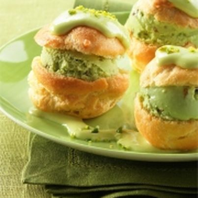 Profiteroles à la pistache