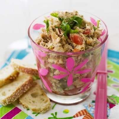 Rillettes de maquereaux à la tomate et coriandre en tartines