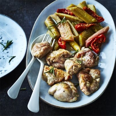 Ris d'agneau poêlés, rhubarbe et tomates confites
