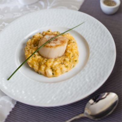 Risotto crémeux de potiron et fromage « l'Ortolan », noix de Saint-Jacques poêlées à l'huile de noisette