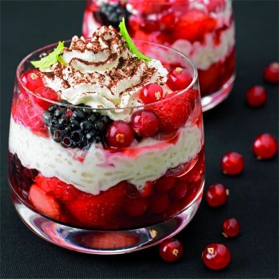 Risotto à la vanille en capuccino aux fruits rouges