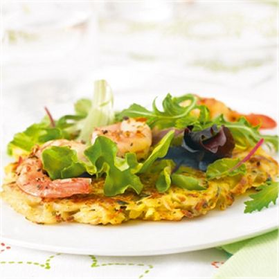 Rösti, mesclun et crevettes sautées au poivre