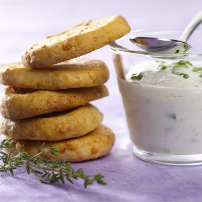 Sablés à l'emmental et fleurs de thym