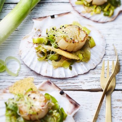Saint-Jacques aux poireaux de Normandie et sa tuile au parmesan