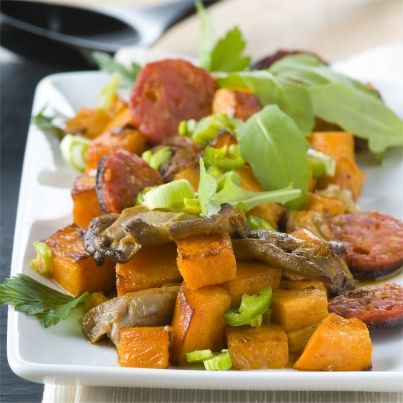 Salade aux champignons, à la patate douce et au chorizo avec vinaigrette au citron pimentée