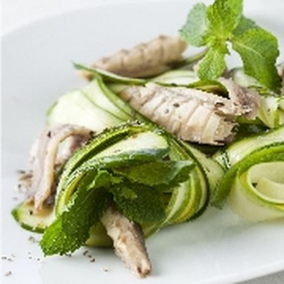 Salade de courgettes et maquereaux à la menthe