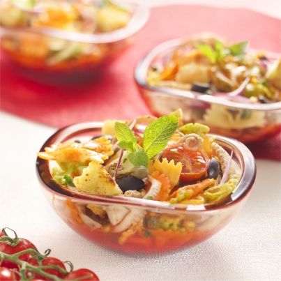 Salade de Farfalle Tricolore au poulpe, sauce aux poivrons