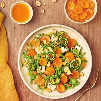 Recette Salade de Mirabelles de Lorraine, Courgettes crues marinées au Pamplemousse, Roquefort et Noisettes Caramélisées, Vinaigrette Pamplemousse