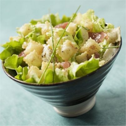 Salade d'été aux ravioles frites