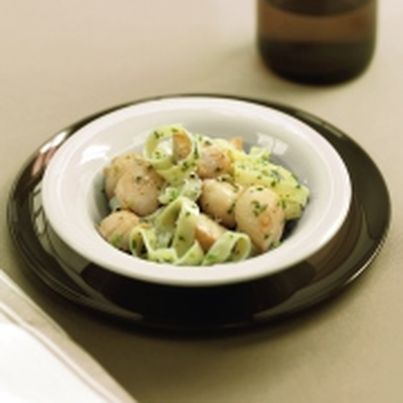 Salade de noix de Saint-Jacques et tagliatelles aux herbes