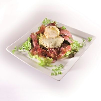 Salade fraîcheur des volcans au Saint-Nectaire