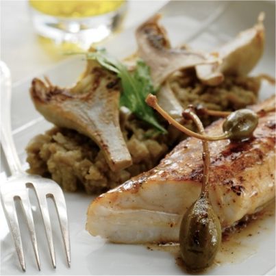 Sole rôtie, artichauts cuits et crus