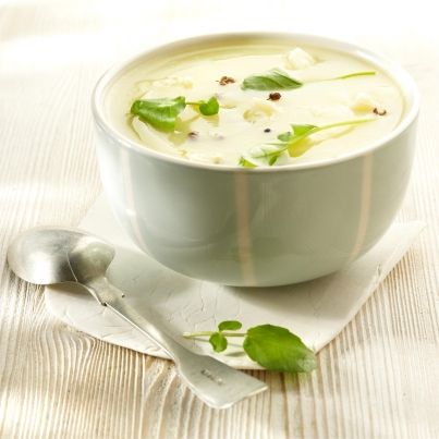 Soupe de pommes de terre au comté et huile de noix