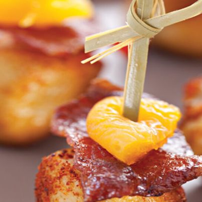 Sticks de poulet sauté au paprika et chips de bacon fumé