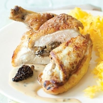 Suprêmes de poulet aux champignons et sauce aux morilles