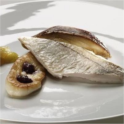 Tacaud à la Pulpe de Raisin Muscat Confite à la Moutarde Violette