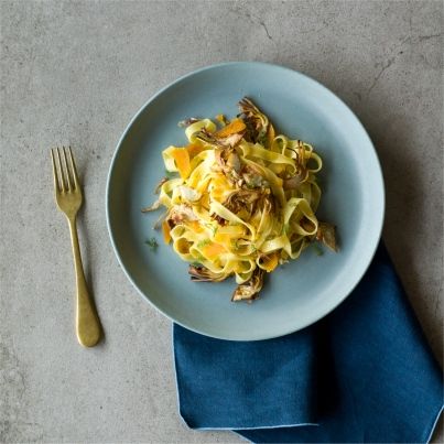 Tagliatelles à la poutargue, aux artichauts et au fenouil