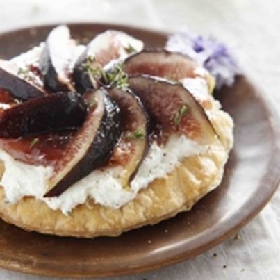 Tarte fine au chèvre et aux figues fraîches à la Confiture de Figues Violettes