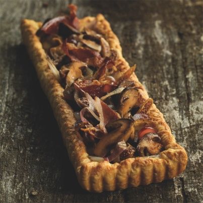 Tarte Fine aux Cèpes, Figues et Jambon Serrano