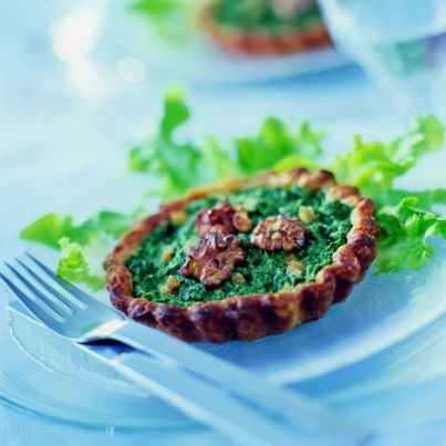 Tarte au fromage de chèvre, aux épinards et aux noix