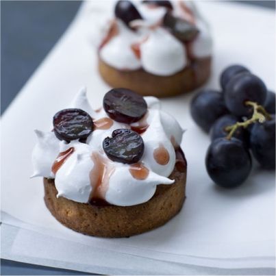 Tarte au Muscat du Ventoux AOP meringue italienne et gelée de groseille