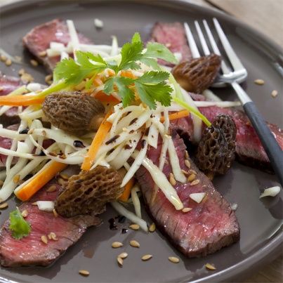 Tataki de bœuf, légumes croquants et morilles