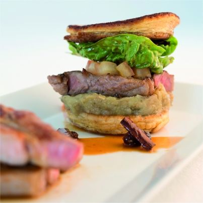 Tendron de Veau d'Aveyron et du Ségala grillé aux saveurs méditerranéennes en burger