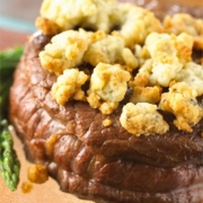 Tournedos de bœuf et son crumble de Roquefort