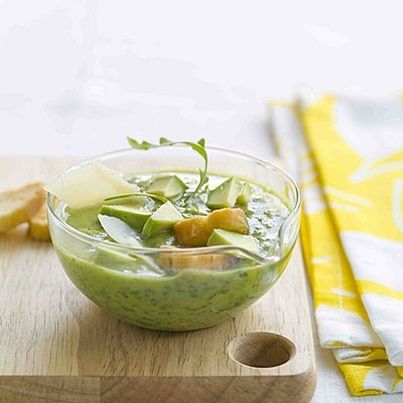Velouté glacé d'avocat, roquette et parmesan
