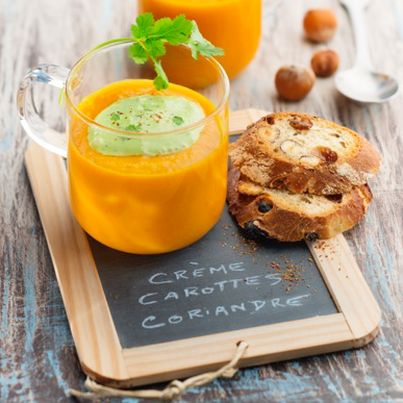 Velouté de carottes, crème de coriandre