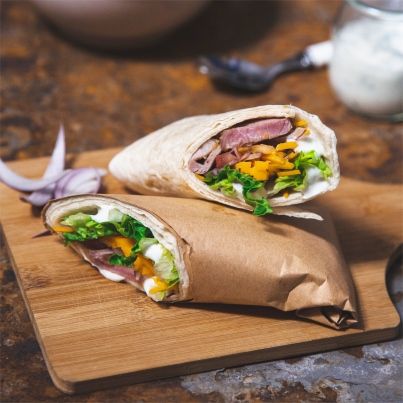 Wrap méditerranéen d'agneau bio et légumes croquants